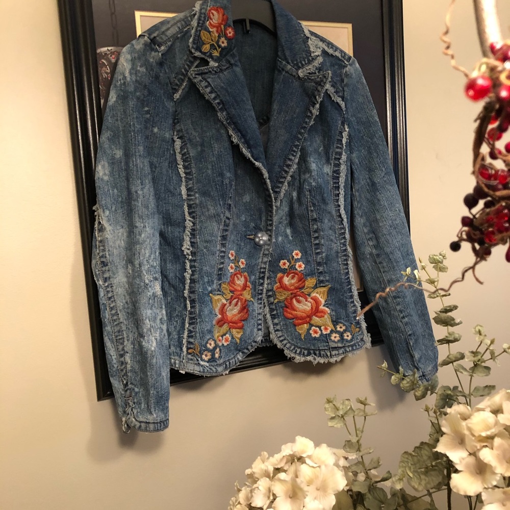 Hikit embroidered jean jacket, size S